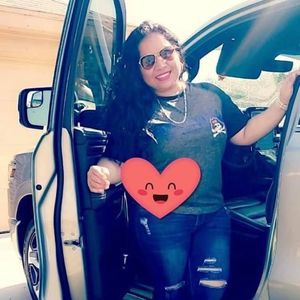 Meet your Posher, Yaneth